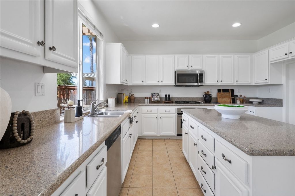 Image 24 of property listing at 45211 Tioga Street, Temecula, CA 92592