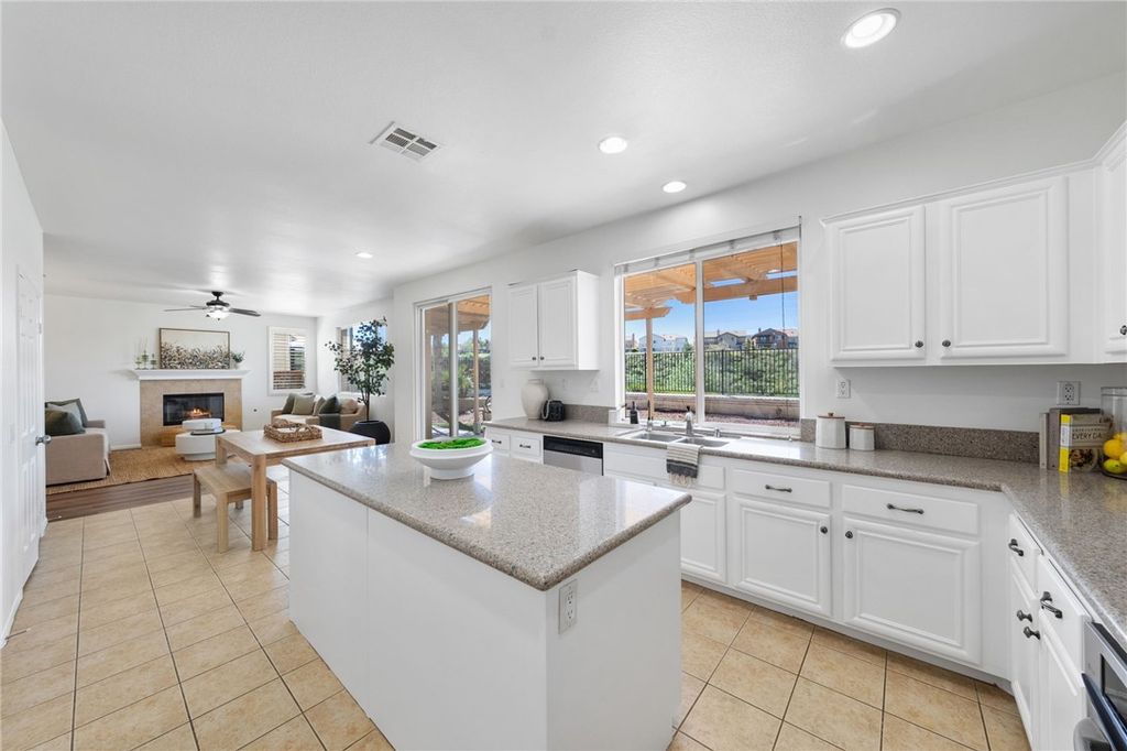 Image 28 of property listing at 45211 Tioga Street, Temecula, CA 92592