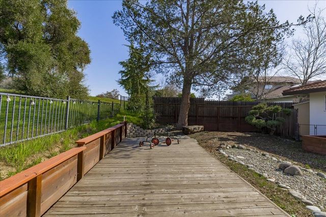 2935 Argonaut Ave, Rocklin, CA 95677