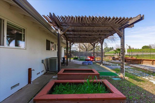 2935 Argonaut Ave, Rocklin, CA 95677