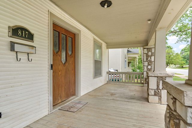 817 W Walnut Street, Springfield, MO 65806