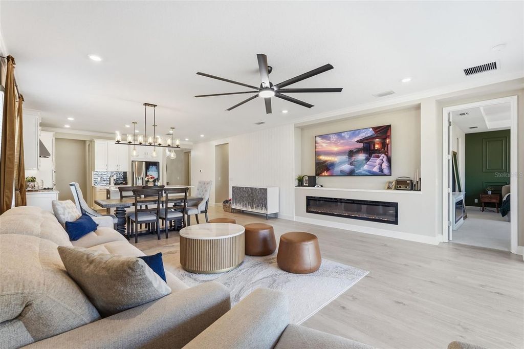 Image 16 of property listing at 16520 STAR GRASS CIRCLE, Bradenton, FL 34211