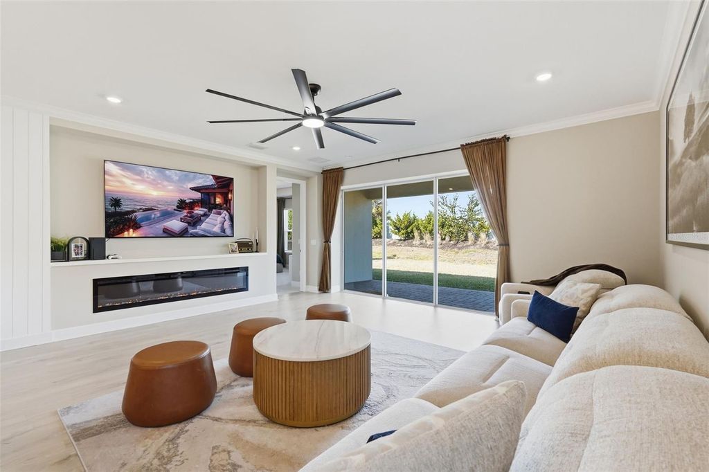 Image 17 of property listing at 16520 STAR GRASS CIRCLE, Bradenton, FL 34211