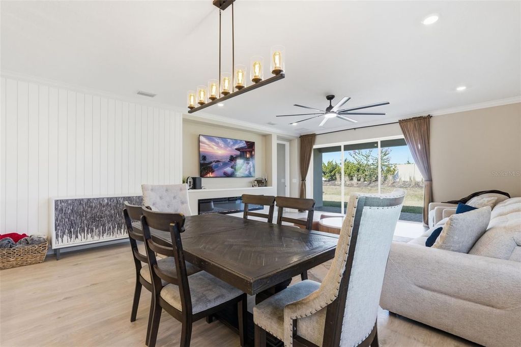 Image 18 of property listing at 16520 STAR GRASS CIRCLE, Bradenton, FL 34211