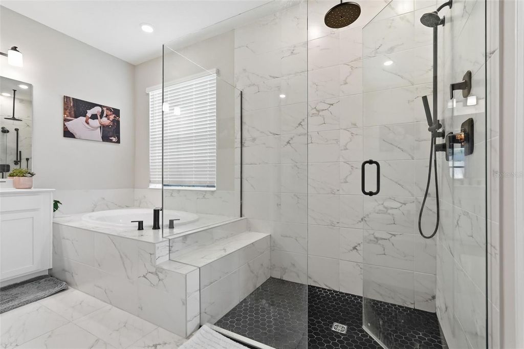 Image 23 of property listing at 16520 STAR GRASS CIRCLE, Bradenton, FL 34211