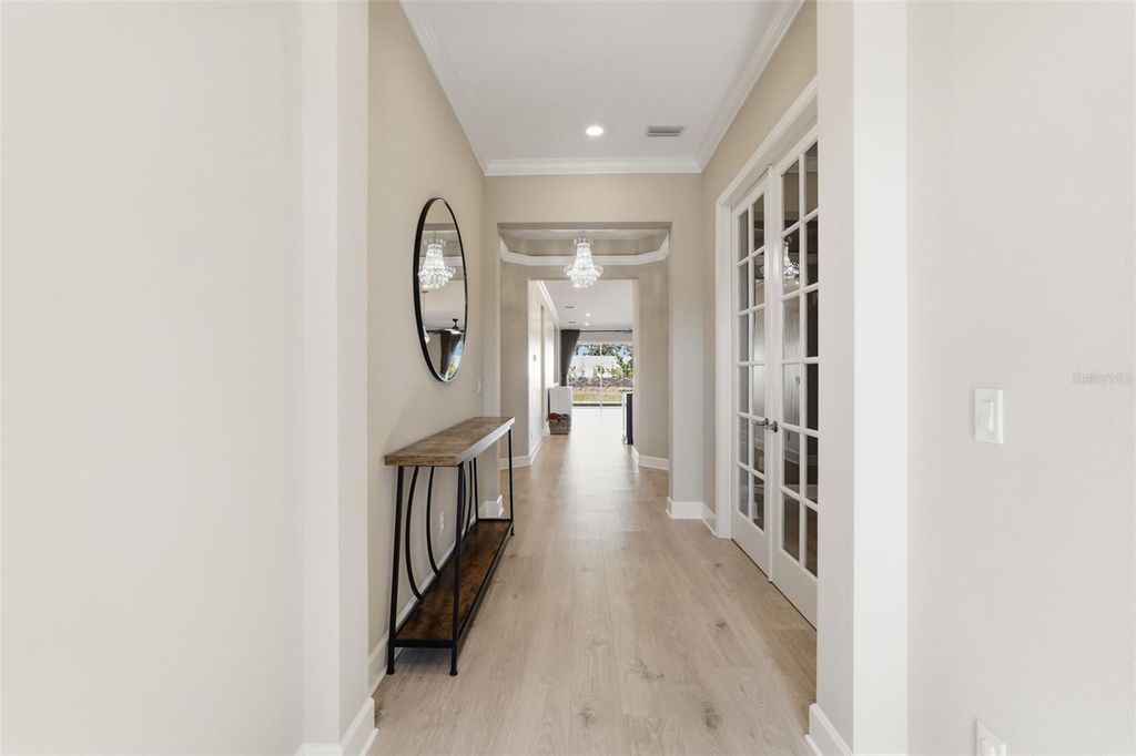 Image 4 of property listing at 16520 STAR GRASS CIRCLE, Bradenton, FL 34211