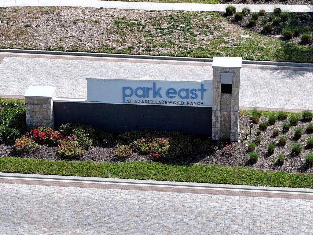 Image 43 of property listing at 16520 STAR GRASS CIRCLE, Bradenton, FL 34211