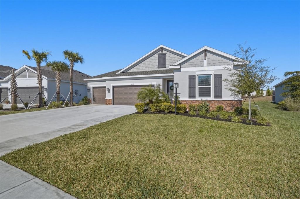 Image 48 of property listing at 16520 STAR GRASS CIRCLE, Bradenton, FL 34211