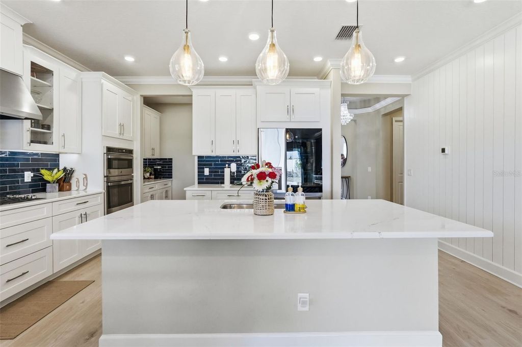 Image 7 of property listing at 16520 STAR GRASS CIRCLE, Bradenton, FL 34211