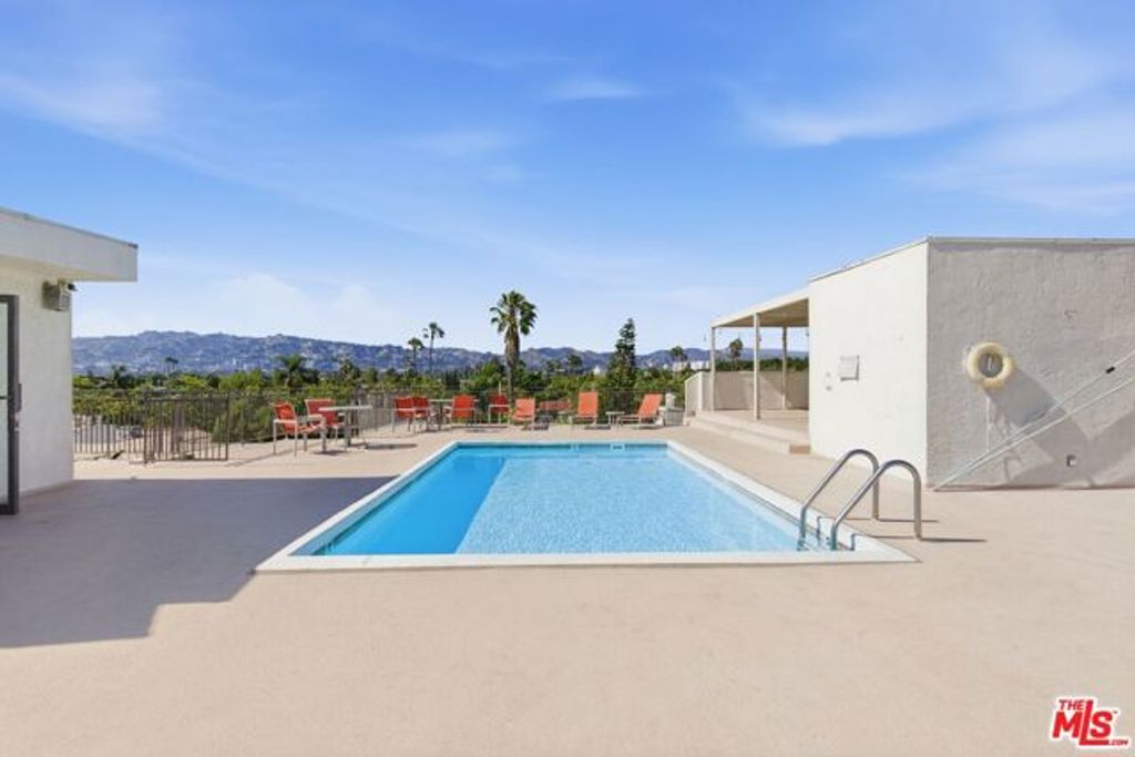 6151 Orange Street 310, Los Angeles, CA 90048