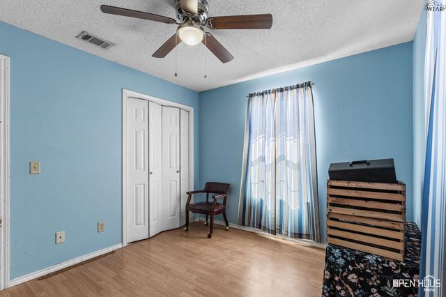 515 N TEXAS STREET, Electra, TX 76360