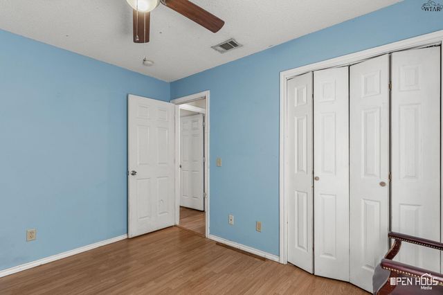 515 N TEXAS STREET, Electra, TX 76360