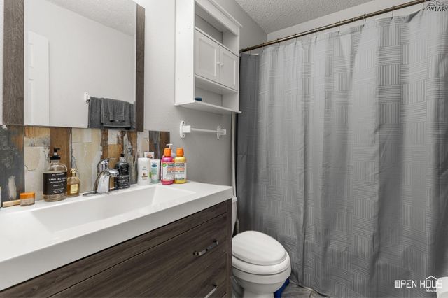 515 N TEXAS STREET, Electra, TX 76360