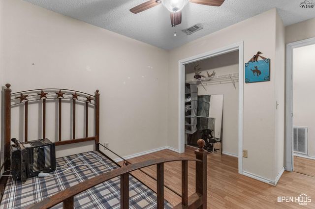 515 N TEXAS STREET, Electra, TX 76360