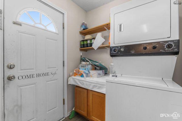 515 N TEXAS STREET, Electra, TX 76360