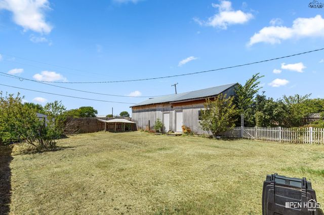 515 N TEXAS STREET, Electra, TX 76360