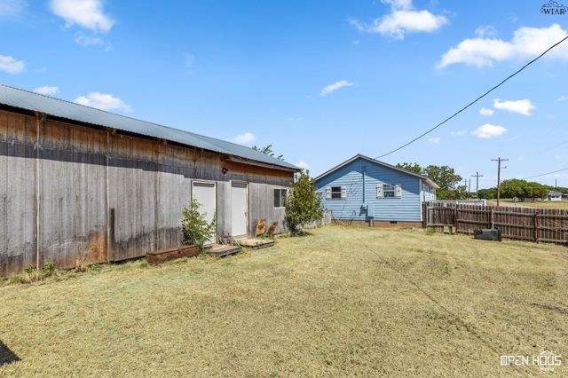 515 N TEXAS STREET, Electra, TX 76360