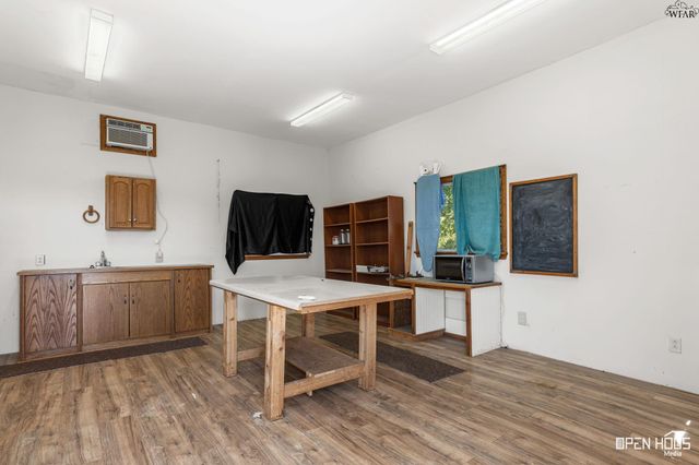 515 N TEXAS STREET, Electra, TX 76360