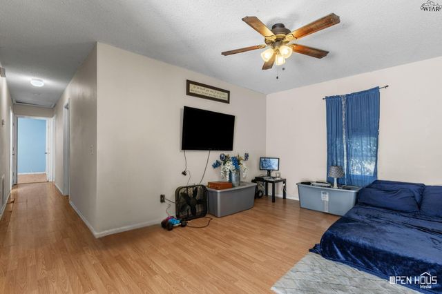 515 N TEXAS STREET, Electra, TX 76360