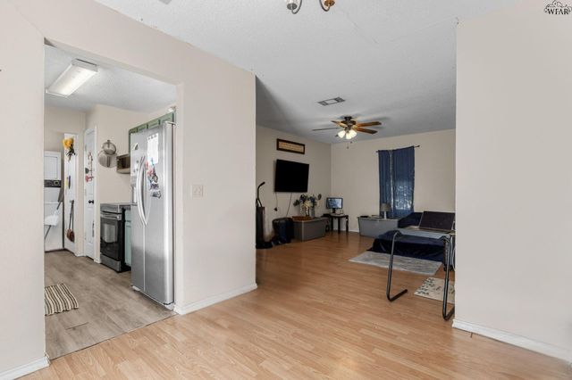 515 N TEXAS STREET, Electra, TX 76360