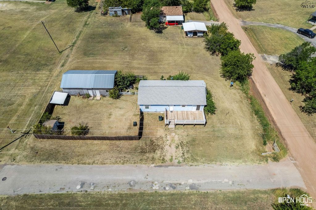 515 N TEXAS STREET, Electra, TX 76360