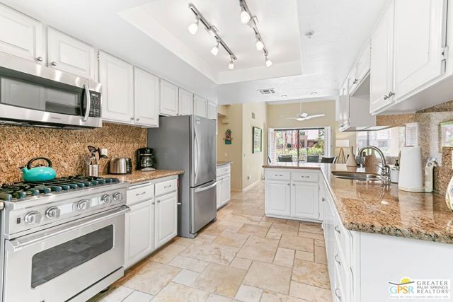 2985 E Avery Drive C, Palm Springs, CA 92264