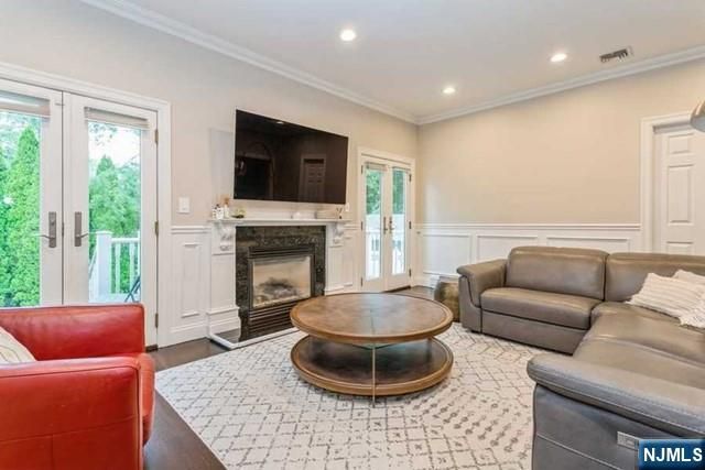 20 Holland Avenue, Demarest, NJ 07627