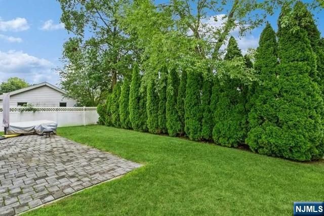 20 Holland Avenue, Demarest, NJ 07627