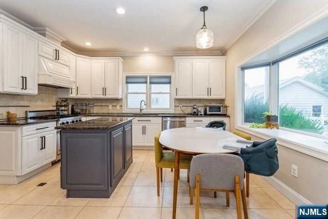 20 Holland Avenue, Demarest, NJ 07627