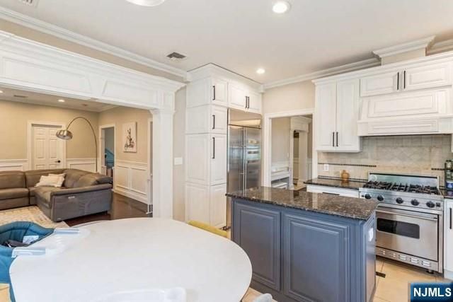 20 Holland Avenue, Demarest, NJ 07627