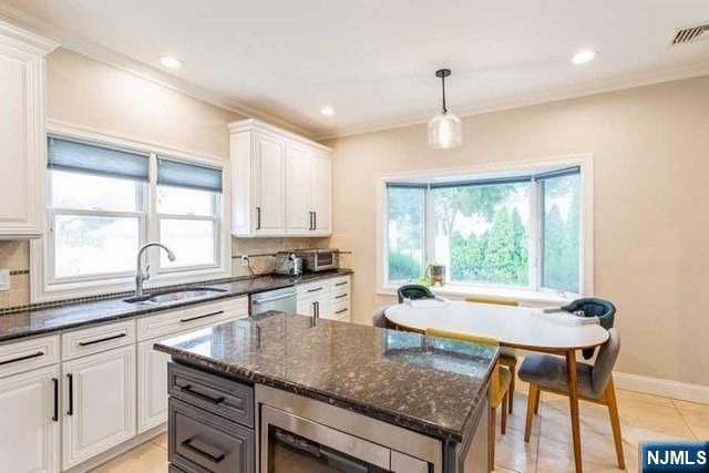 20 Holland Avenue, Demarest, NJ 07627