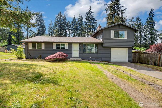 2914 Forest Rim Court S, Puyallup, WA 98374