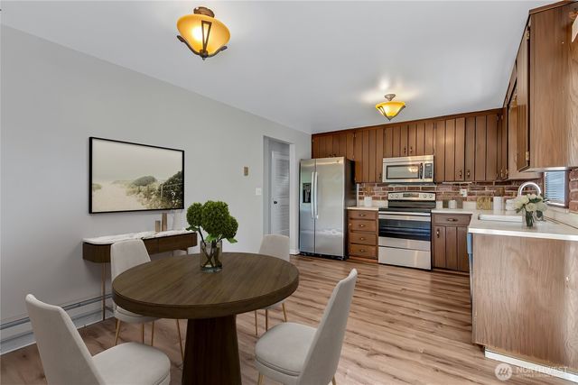 2914 Forest Rim Court S, Puyallup, WA 98374