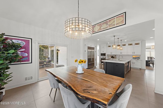 2 Victorian Hill, Manalapan, NJ 07726