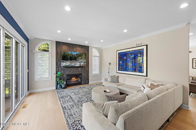 2 Victorian Hill, Manalapan, NJ 07726