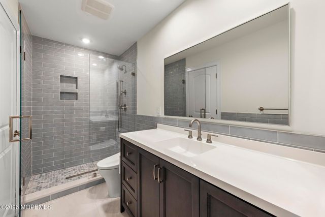 2 Victorian Hill, Manalapan, NJ 07726