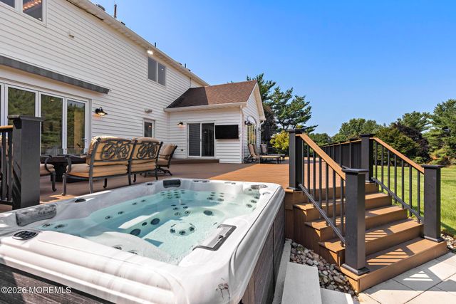 2 Victorian Hill, Manalapan, NJ 07726