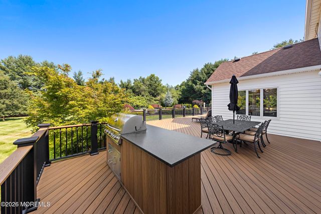 2 Victorian Hill, Manalapan, NJ 07726