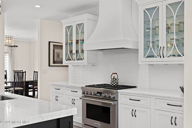 2 Victorian Hill, Manalapan, NJ 07726