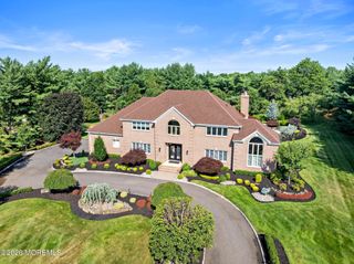 2 Victorian Hill, Manalapan, NJ 07726