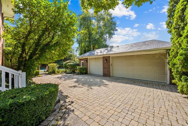 224 Sheridan Road, Kenilworth, IL 60043