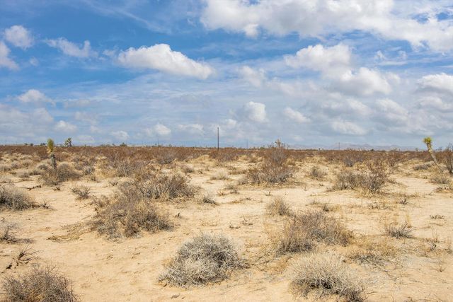 210 Kuna Avenue, Landers, CA 92285