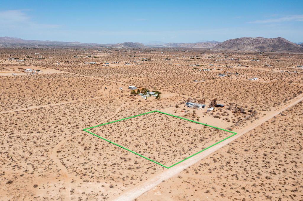 210 Kuna Avenue, Landers, CA 92285