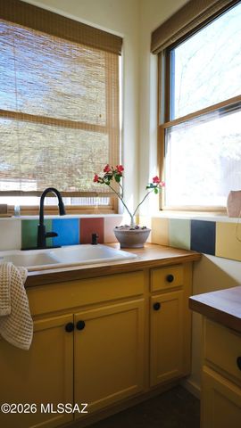 825 S Osborne Avenue, Tucson, AZ 85701