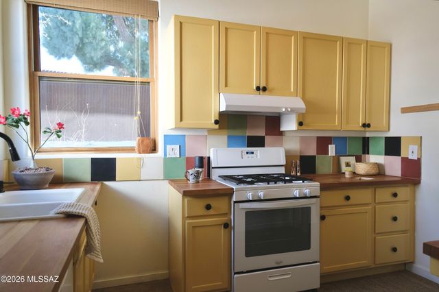 825 S Osborne Avenue, Tucson, AZ 85701