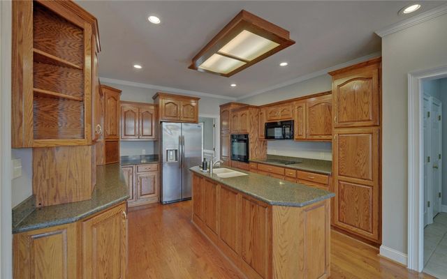 242 Pristine Cove, Hartwell, GA 30643