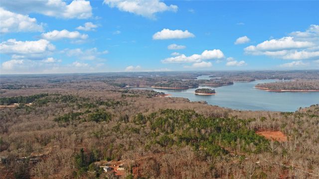 242 Pristine Cove, Hartwell, GA 30643