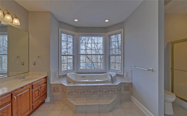 242 Pristine Cove, Hartwell, GA 30643