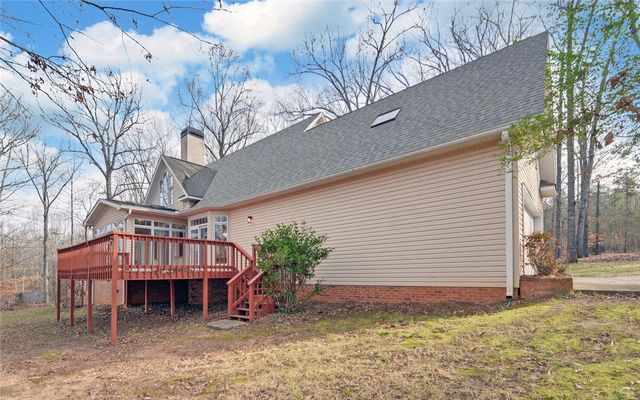 242 Pristine Cove, Hartwell, GA 30643