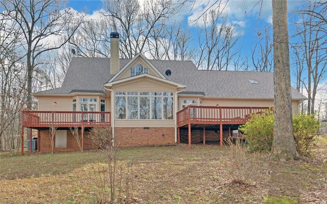 242 Pristine Cove, Hartwell, GA 30643